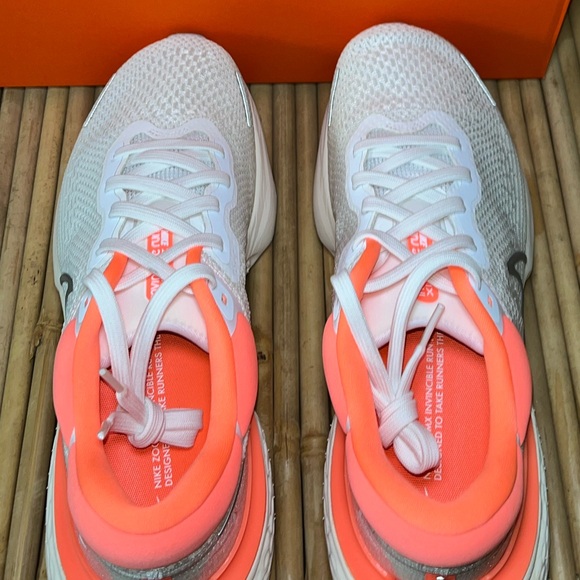 WOMENS ZOOMX INVINCIBLE RUN FK SKOE, W12 - Picture 2 of 13